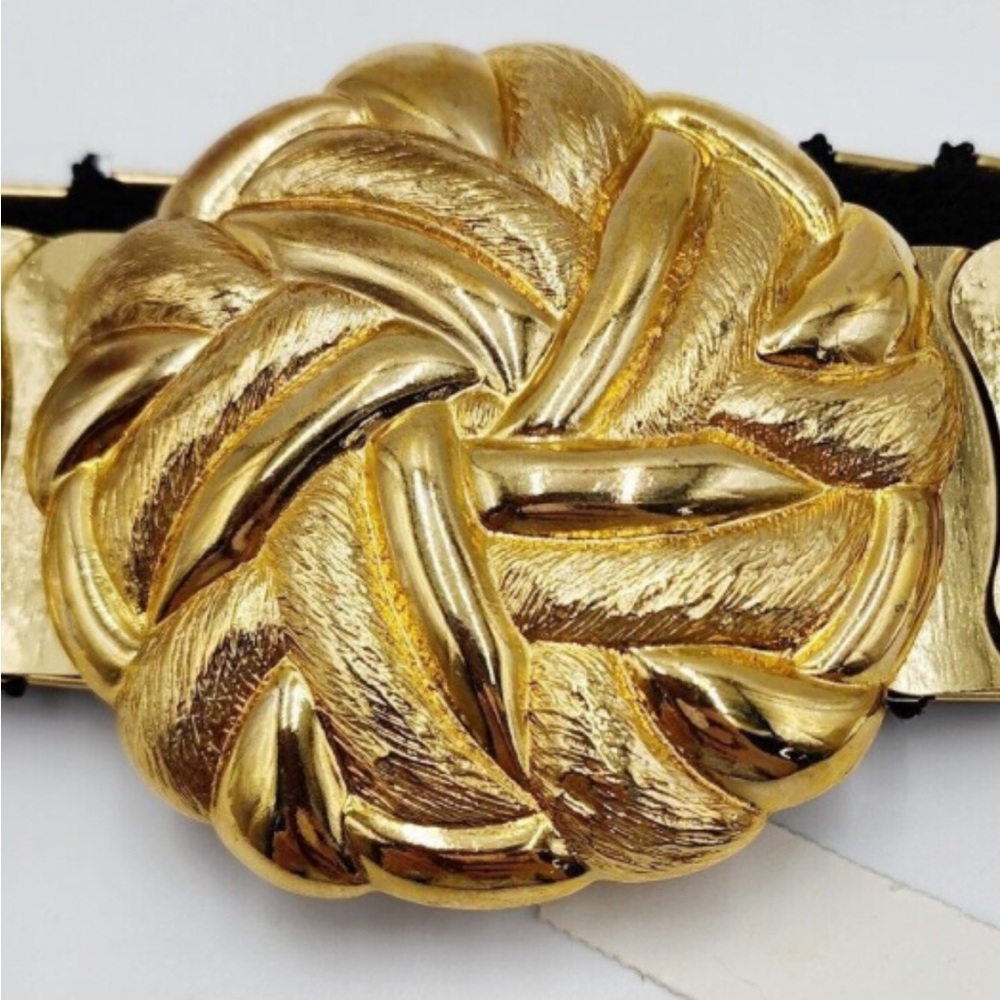 90's Vintage NOS Gold Tone
Metal Belt Gold Scale Stretchbelt
